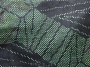 アンティーク　抽象模様織り出し本場泥大島紬着物(5マルキ)